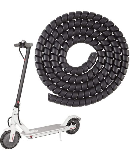 Ηλεκτρικό scooter με μαύρο σπιράλ τακτοποίησης καλωδίων.