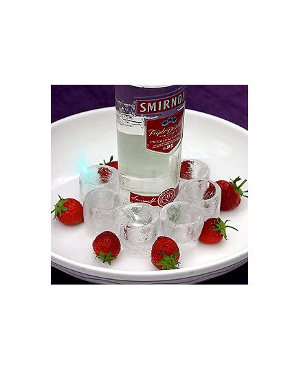 Παγωμένα Σφηνάκια Ice Shots με Βότκα και Φράουλες