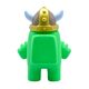 Συλλεκτική φιγούρα Among Us Green Viking σε λευκό φόντο και πίσω λήψη.